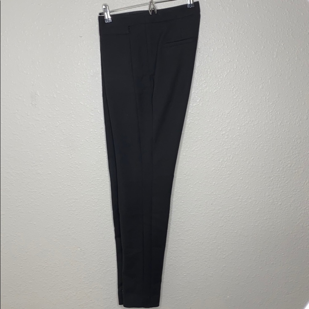 Cue flattering cropped stretch trouser